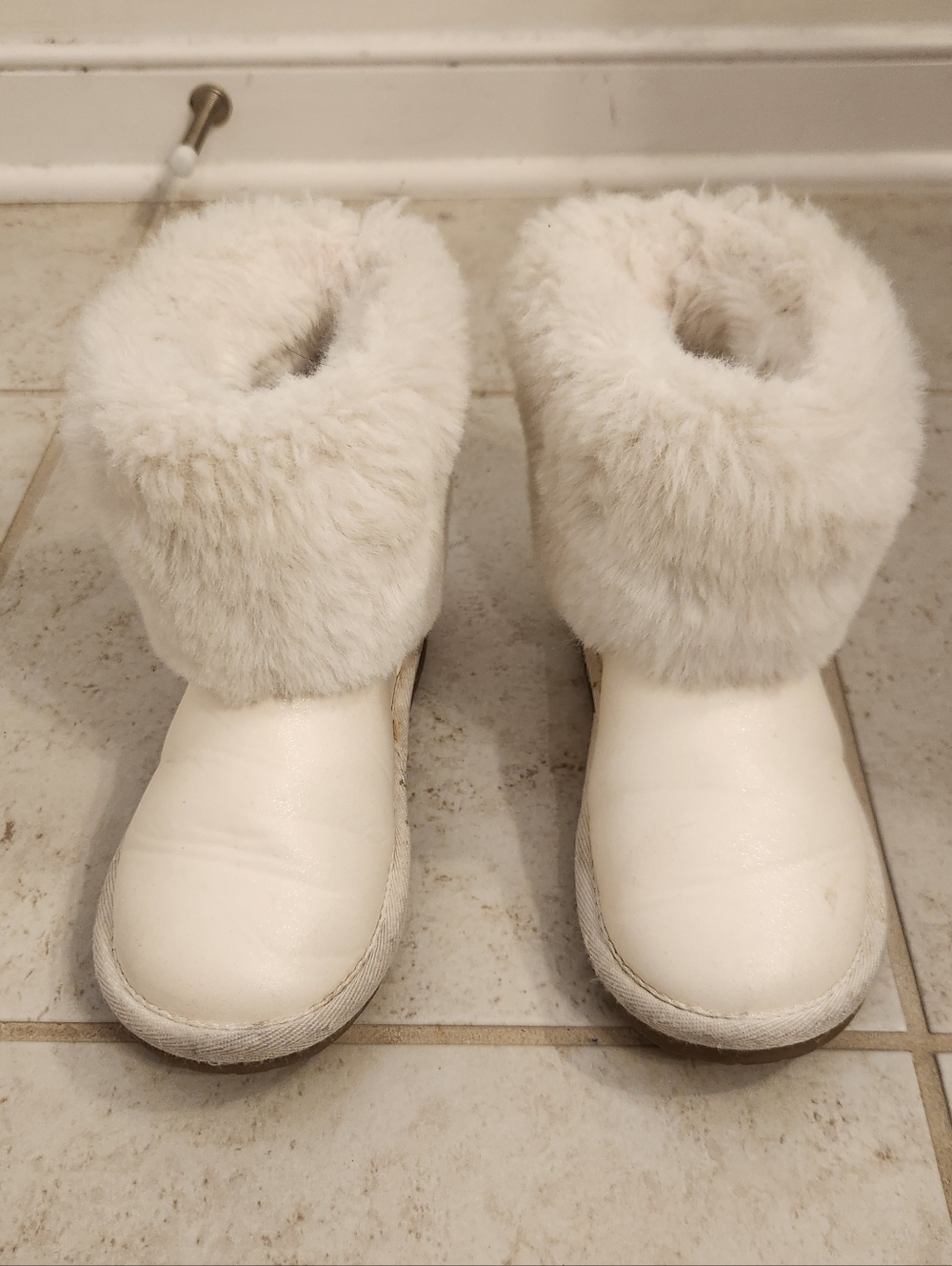 Gymboree Faux Fur White Boot Size 1 Youth Child Bootie